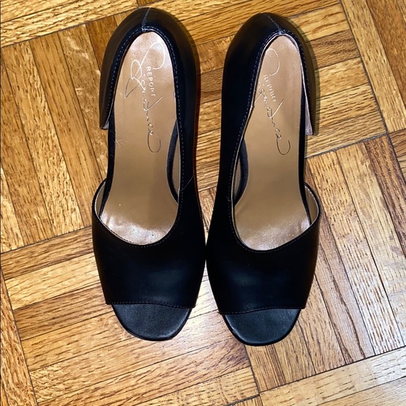 Report signature asymmetrical peep toe heels. - Picture 3 of 8